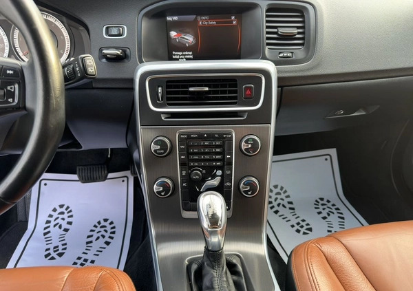 Volvo V60 cena 41000 przebieg: 242000, rok produkcji 2013 z Kłodzko małe 667
